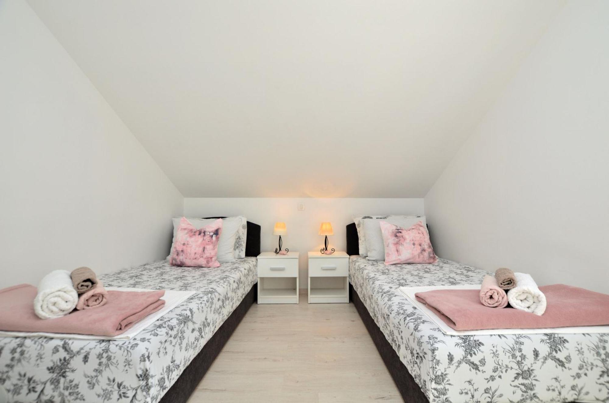 Apartments Viktoria Lovran Dış mekan fotoğraf