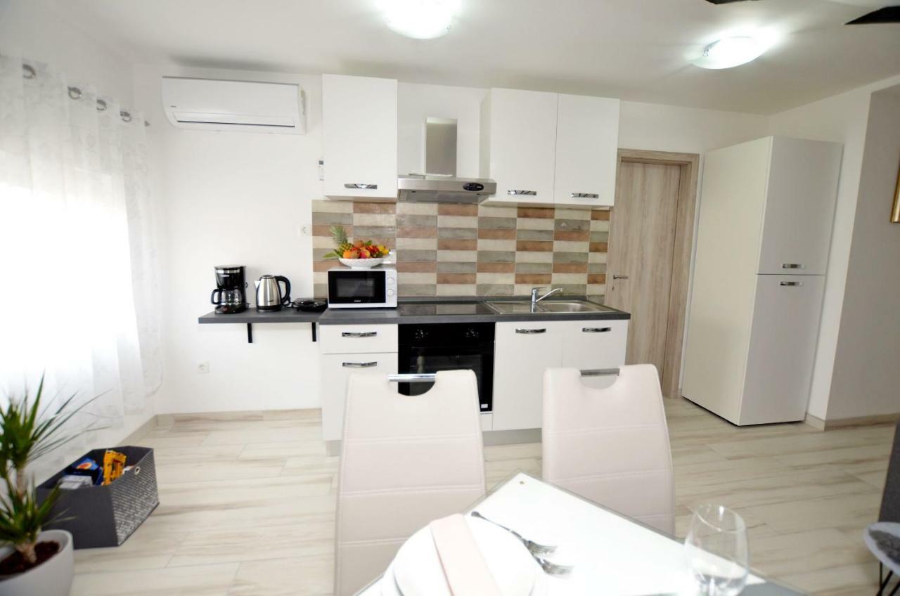 Apartments Viktoria Lovran Dış mekan fotoğraf