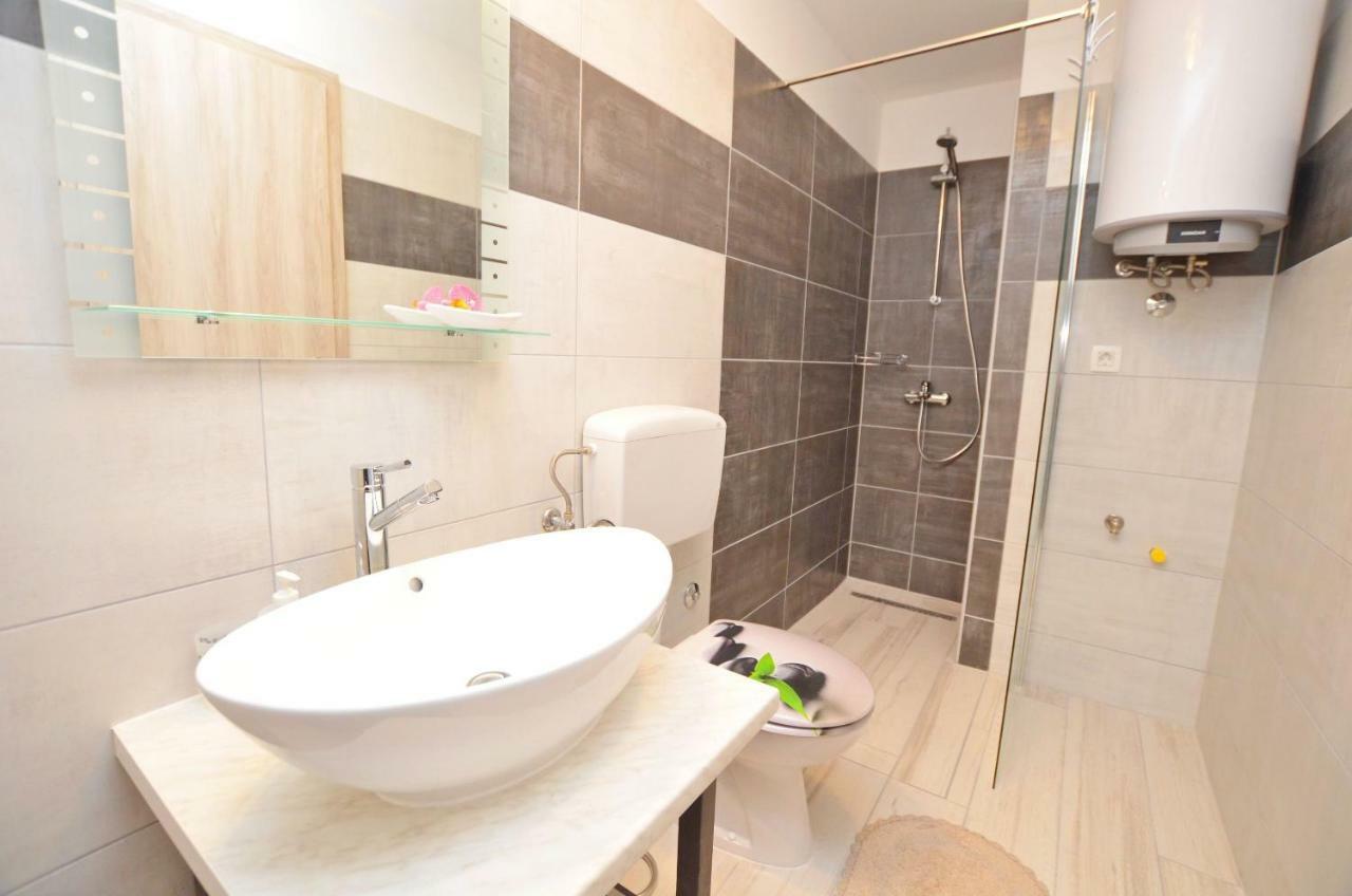 Apartments Viktoria Lovran Dış mekan fotoğraf